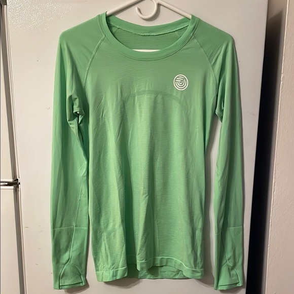 Lululemon Size 8 You Race You Green Long Sleeve Athletic Shirt - Picture 1 of 5